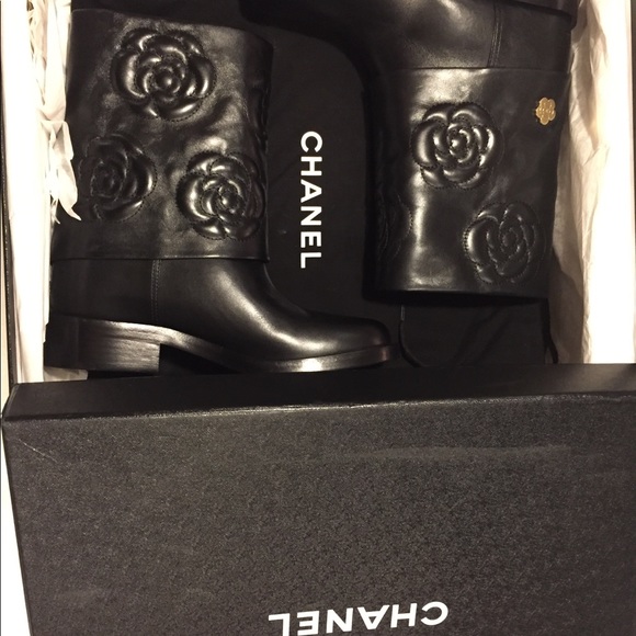 Chanel Camelia Boots 37 NEW! - Picture 8 of 8